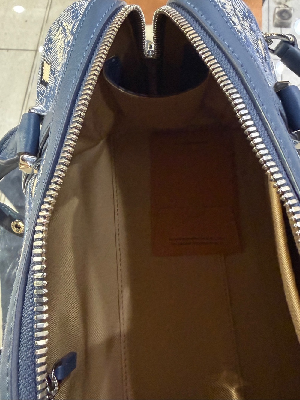 MCM Boston Bag Small Denim Visetos New - Picture 5 of 6